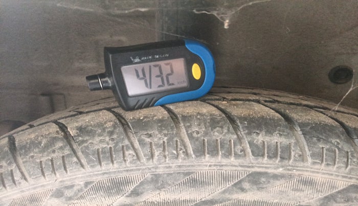 2016 Maruti Celerio ZXI, Petrol, Manual, 33,821 km, tyre