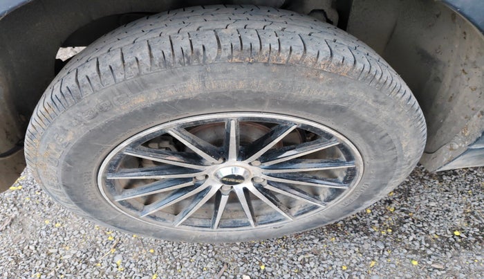 2022 Mahindra XUV300 W6 1.5 Diesel, Diesel, Manual, 1,77,839 km, tyre