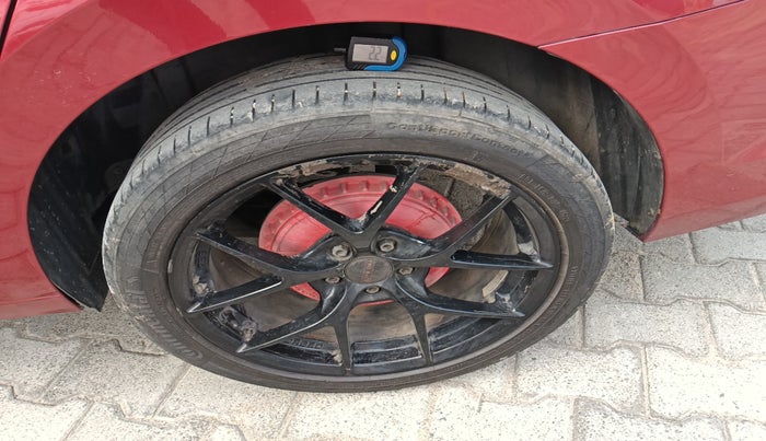 2022 Volkswagen VIRTUS HIGHLINE TSI 1.0 MT, Petrol, Manual, 71,186 km, tyre