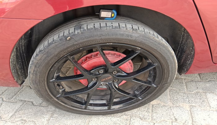 2022 Volkswagen VIRTUS HIGHLINE TSI 1.0 MT, Petrol, Manual, 71,186 km, tyre