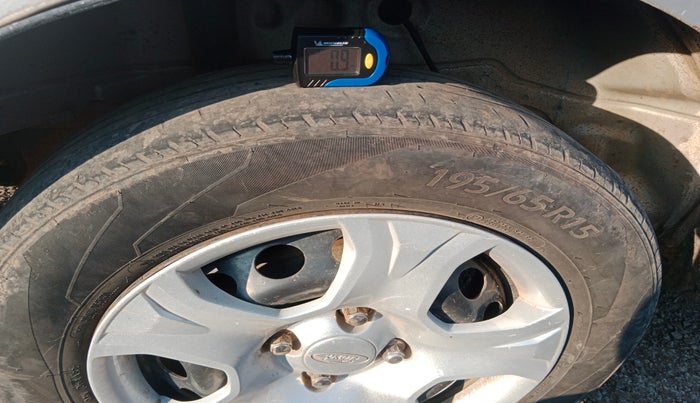 2013 Ford Ecosport TREND 1.5L DIESEL, Diesel, Manual, 1,93,966 km, tyre