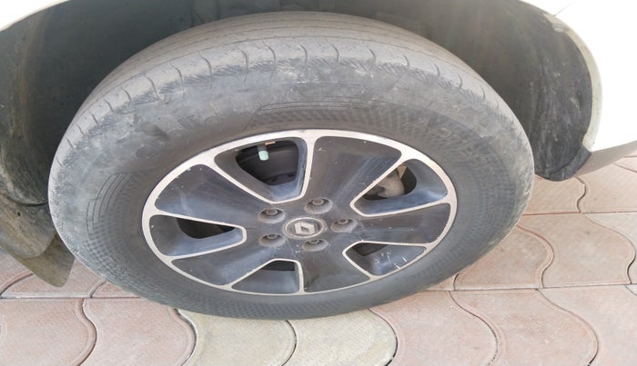 2016 Renault Duster 110 PS RXZ DIESEL, Diesel, Manual, 2,58,170 km, tyre