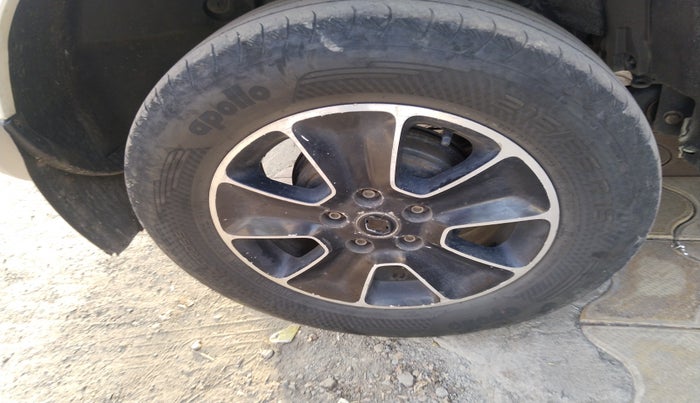 2016 Renault Duster 110 PS RXZ DIESEL, Diesel, Manual, 2,58,170 km, tyre