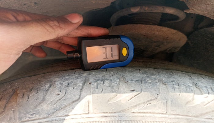 2017 Mahindra XUV500 W4, Diesel, Manual, 94,000 km, tyre