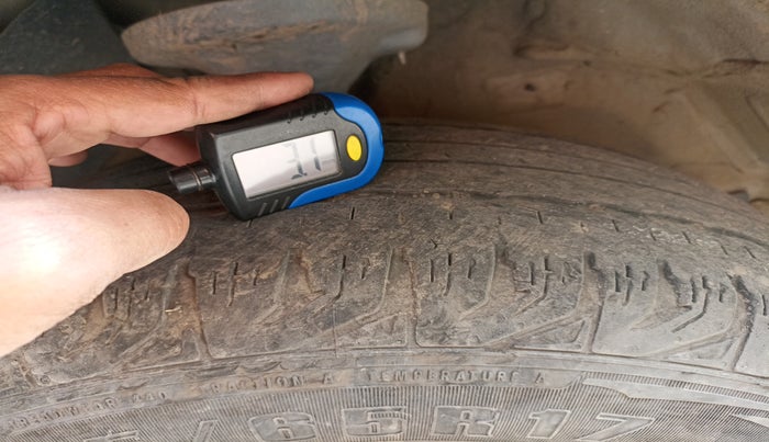 2017 Mahindra XUV500 W4, Diesel, Manual, 94,000 km, tyre