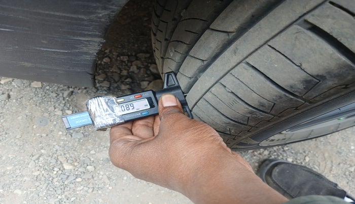 2017 Hyundai Creta SX PLUS AT 1.6 DIESEL, Diesel, Automatic, 1,80,089 km, tyre