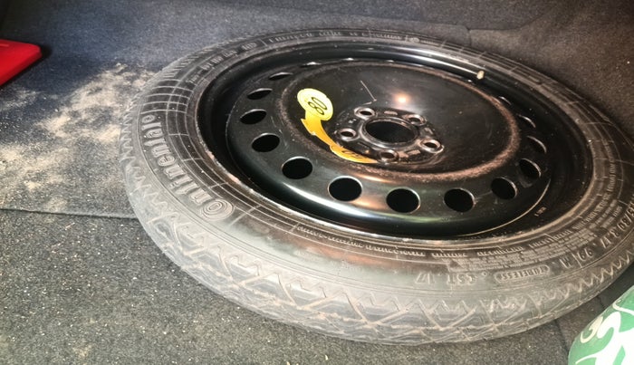 2014 Volvo S60 SUMMUM D4, Diesel, Automatic, 1,25,872 km, tyre