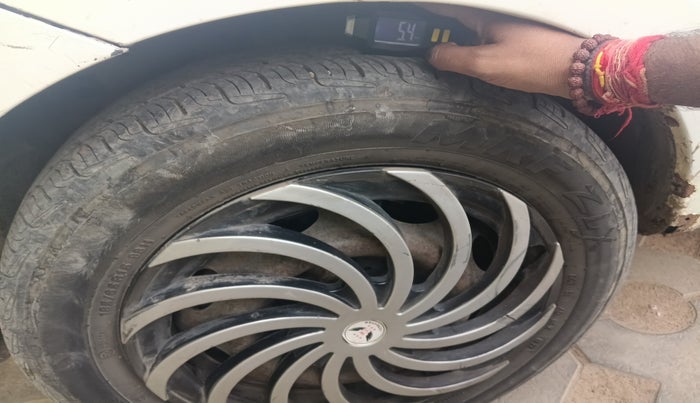 2016 Tata Zest XE 75PS DIESEL, Diesel, Manual, 1,34,585 km, tyre