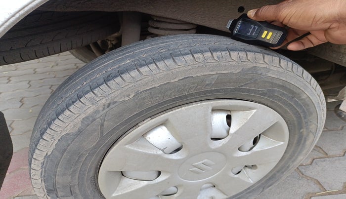 2021 Maruti Eeco 5 STR AC CNG, Petrol, Manual, 1,10,223 km, tyre