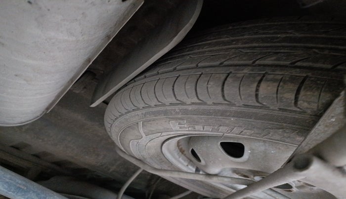 2021 Maruti Eeco 5 STR AC CNG, Petrol, Manual, 1,10,223 km, tyre