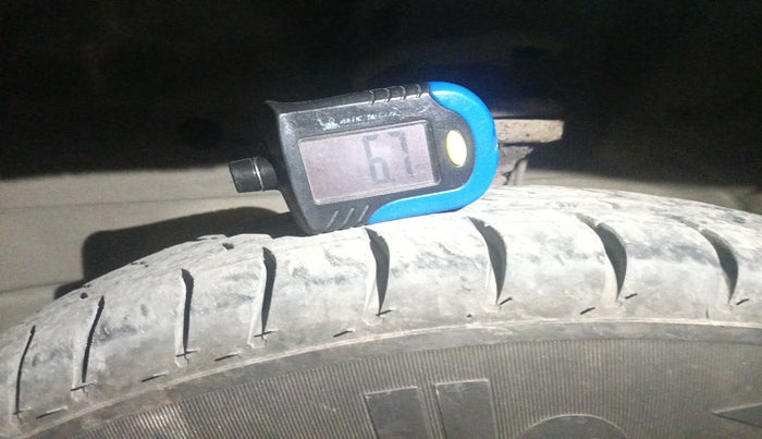 2017 Maruti Wagon R 1.0 LXI CNG, Petrol, Manual, 83,660 km, tyre