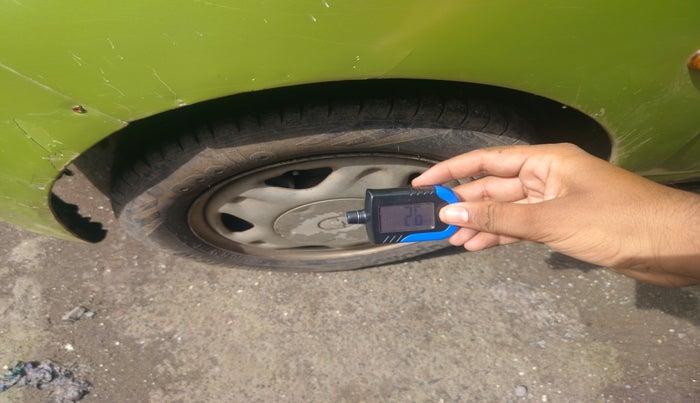 2010 Chevrolet Beat LT PETROL, Petrol, Manual, 79,857 km, tyre