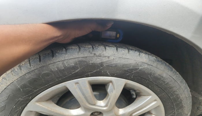 2017 Tata Tiago XZA PETROL, Petrol, Automatic, 1,05,497 km, tyre