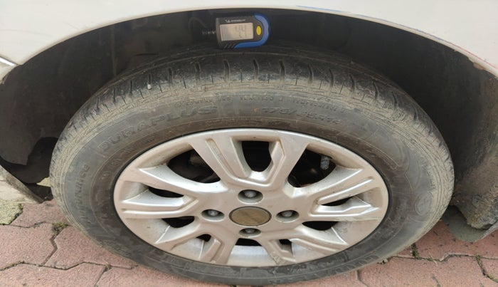 2017 Tata Tiago XZA PETROL, Petrol, Automatic, 67,227 km, tyre