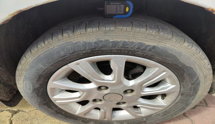 2017 Tata Tiago XZA PETROL, Petrol, Automatic, 67,227 km, tyre