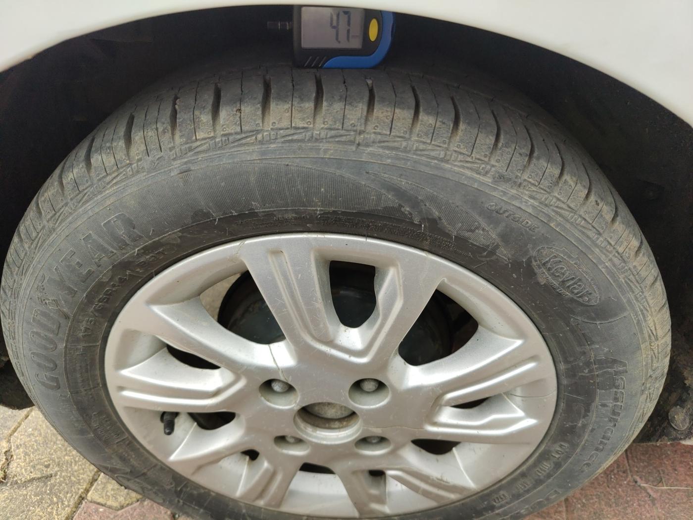 2017 Tata Tiago XZA PETROL, Petrol, Automatic, 67,227 km, tyre