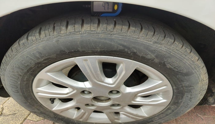 2017 Tata Tiago XZA PETROL, Petrol, Automatic, 67,227 km, tyre