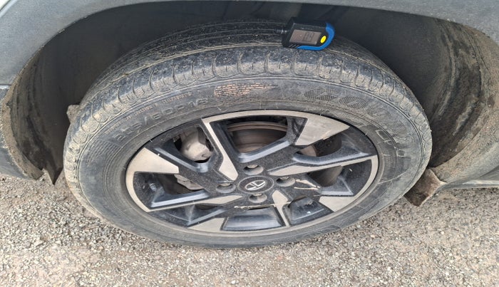 2024 Tata PUNCH ADVENTURE RHYTHM CNG, Petrol, Manual, 40,508 km, tyre