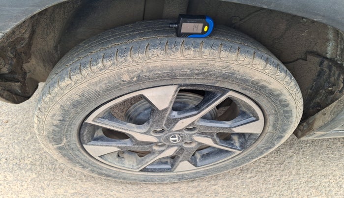 2024 Tata PUNCH ADVENTURE RHYTHM CNG, Petrol, Manual, 40,508 km, tyre