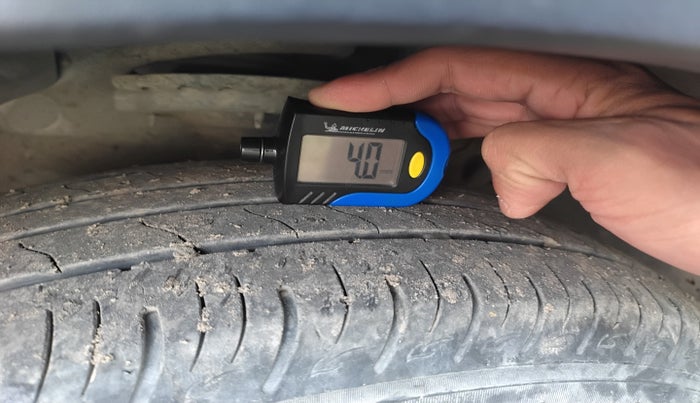 2022 Mahindra XUV300 W8 (O) 1.2 PETROL, Petrol, Manual, 21,390 km, tyre