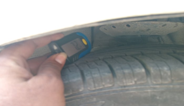 2013 Honda Brio V MT, Petrol, Manual, 68,280 km, tyre