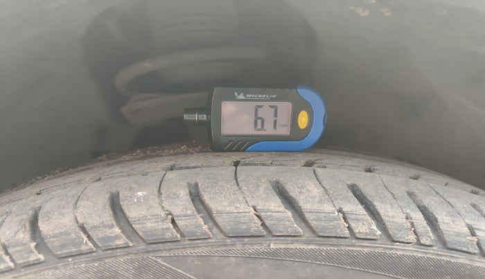 2017 Tata Tiago XZ PETROL, Petrol, Manual, 54,300 km, tyre