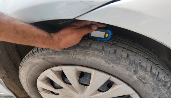 2011 Toyota Etios G, Petrol, Manual, 1,08,608 km, tyre