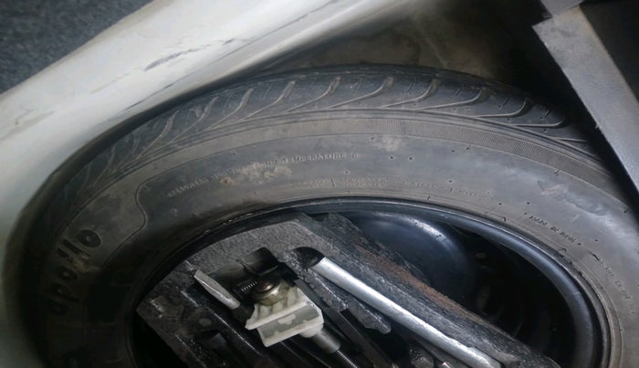 2010 Volkswagen Polo COMFORTLINE 1.2L PETROL, Petrol, Manual, 76,984 km, tyre