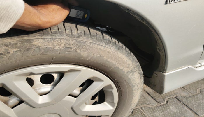 2012 Toyota Innova 2.5 G 7 STR, Diesel, Manual, 2,34,538 km, tyre