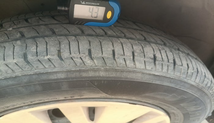 2013 Maruti Swift Dzire VXI, Petrol, Manual, 32,568 km, tyre