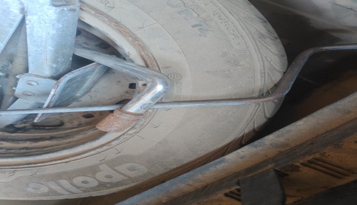 2014 Volkswagen Polo HIGHLINE DIESEL, Diesel, Manual, 1,49,199 km, tyre