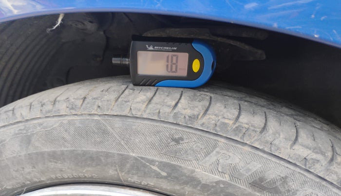 2013 Hyundai Eon ERA +, Petrol, Manual, 1,06,323 km, tyre