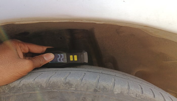 2017 Maruti Ertiga VDI SHVS, Diesel, Manual, 2,16,933 km, tyre