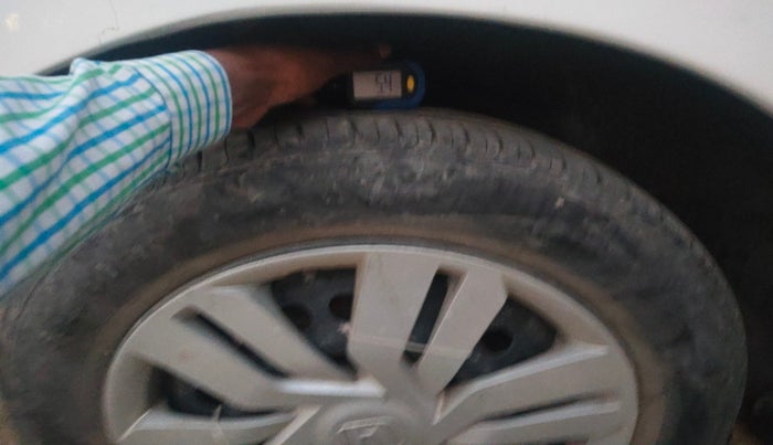 2011 Honda City 1.5L I-VTEC S MT, Petrol, Manual, 1,31,428 km, tyre