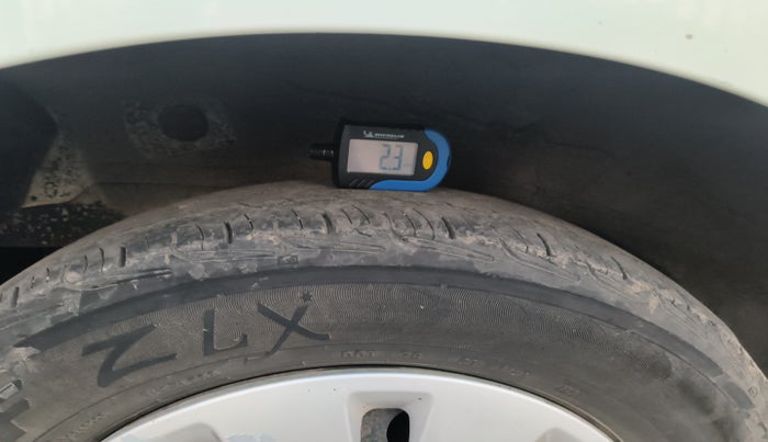 2013 Hyundai i10 MAGNA 1.2, Petrol, Manual, 1,37,467 km, tyre