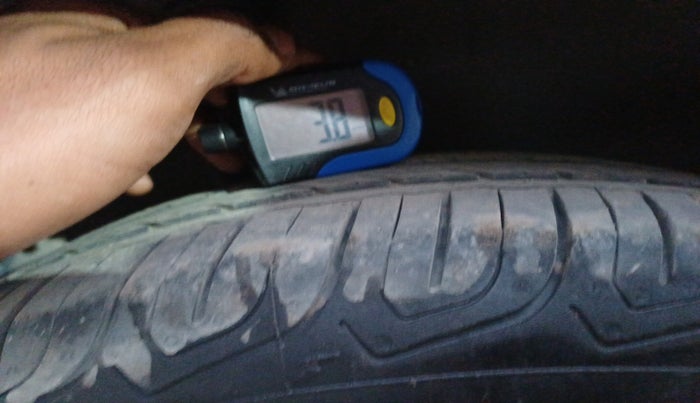 2010 Maruti Ritz VDI, Diesel, Manual, 1,53,866 km, tyre