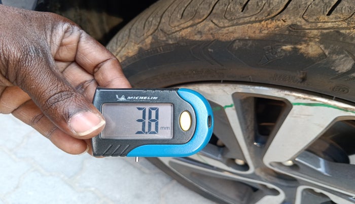 2022 Tata ALTROZ XZA PLUS, Petrol, Automatic, 27,352 km, tyre