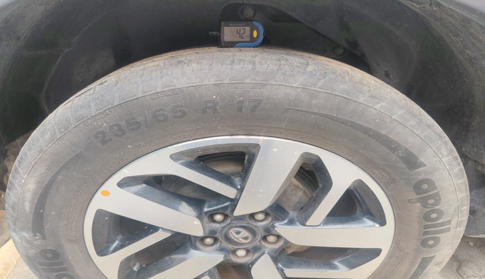 2020 Tata Harrier XZA PLUS 2.0L, Diesel, Automatic, 43,000 km, tyre