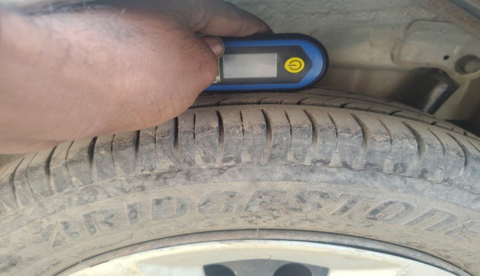 2015 Maruti Wagon R 1.0 VXI, Petrol, Manual, 82,133 km, tyre