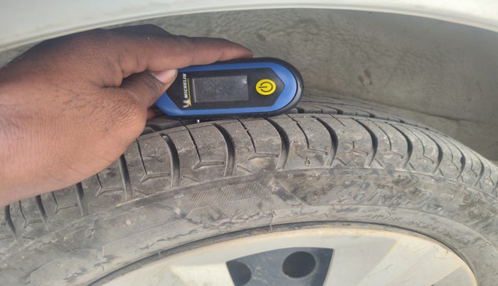 2015 Maruti Wagon R 1.0 VXI, Petrol, Manual, 82,133 km, tyre