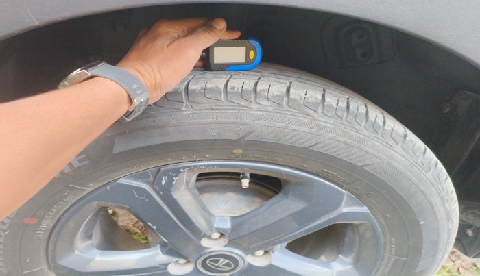 2022 Tata NEXON XZA PLUS (O) DIESEL DARK EDITION, Diesel, Automatic, 79,753 km, tyre