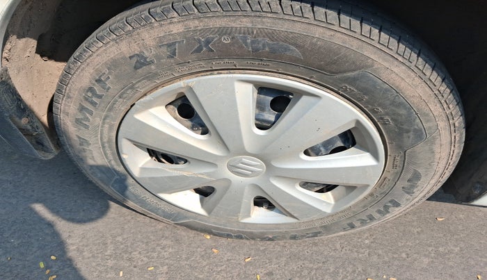 2011 Maruti Swift Dzire VXI, Petrol, Manual, 1,03,861 km, tyre
