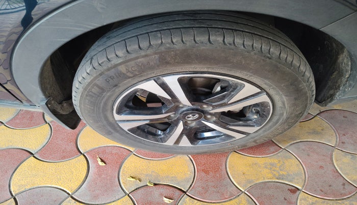 2022 Tata NEXON EV XZ PLUS LUX, Electric, Automatic, 1,07,053 km, tyre