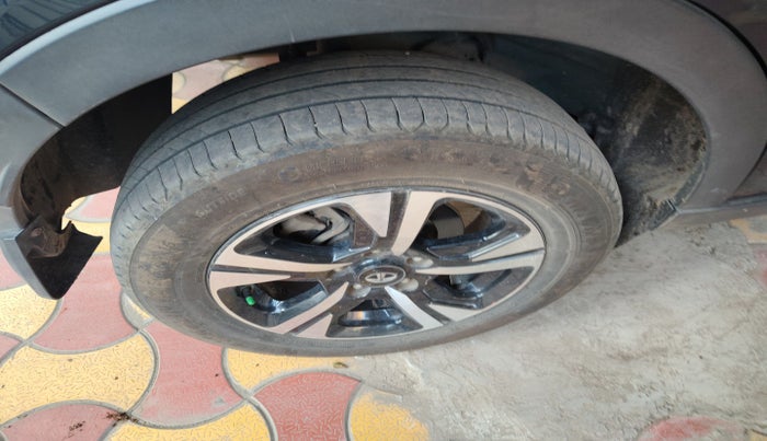 2022 Tata NEXON EV XZ PLUS LUX, Electric, Automatic, 1,07,053 km, tyre