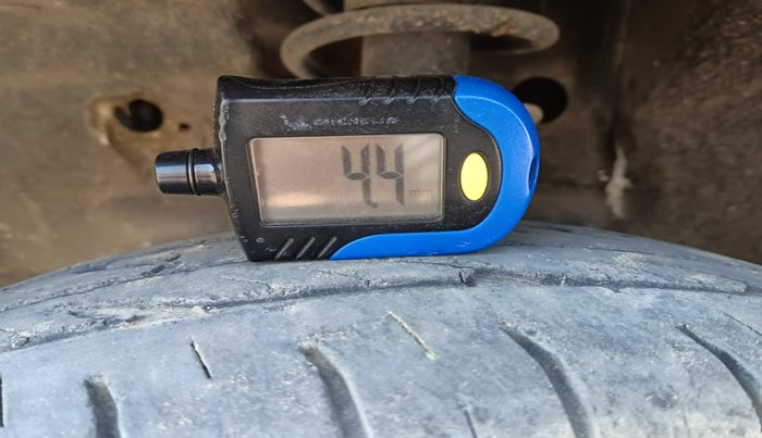 2010 Maruti Wagon R 1.0 LXI, Petrol, Manual, 1,10,682 km, tyre