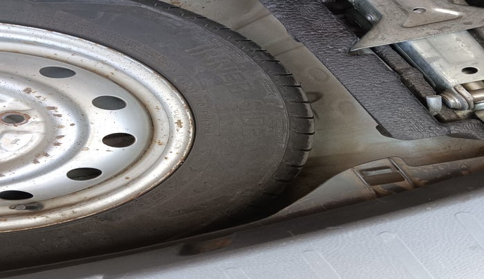 2010 Maruti Wagon R 1.0 LXI, Petrol, Manual, 1,10,682 km, tyre