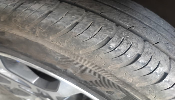 2022 Maruti XL6 ZETA MT, Petrol, Manual, 20,925 km, tyre