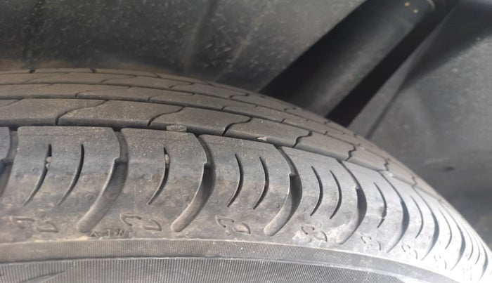 2022 Maruti XL6 ZETA MT, Petrol, Manual, 20,925 km, tyre