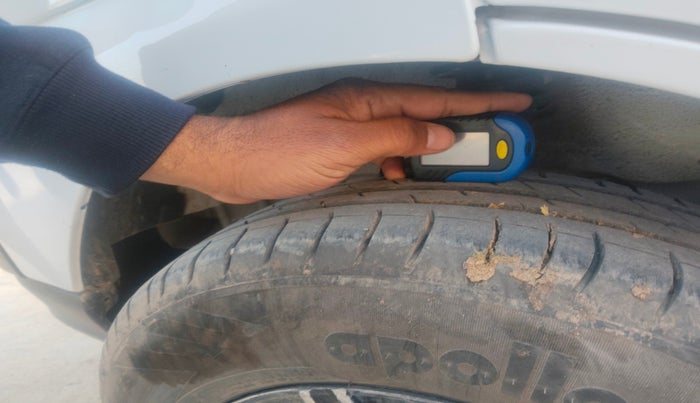 2023 Maruti Eeco 5 STR AC CNG, Petrol, Manual, 65,000 km, tyre