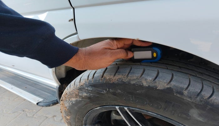 2023 Maruti Eeco 5 STR AC CNG, Petrol, Manual, 65,000 km, tyre